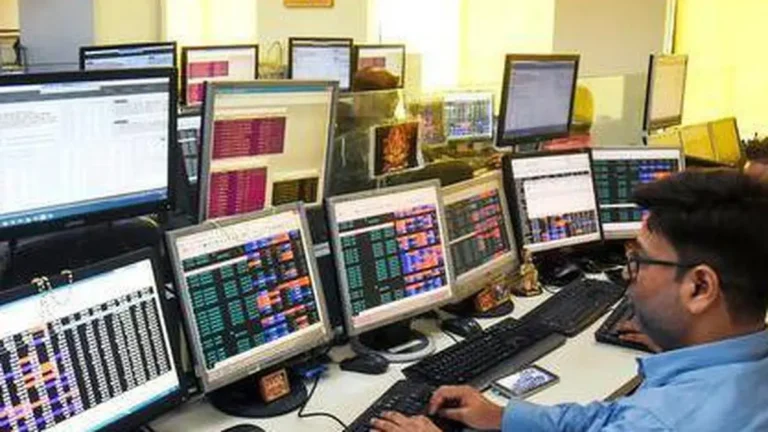 Global Markets Plummet Amid US-Iran Tensions, Crude Oil Price Surge