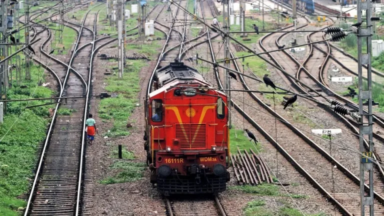 Indian Government Raises ₹2,100 Cr from IRFC Share Sale, Boosts Disinvestment Goals