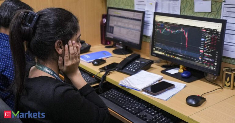 Indian Stock Market Plummets 1.52% as US Stock Market Witnesses Sharp Crash