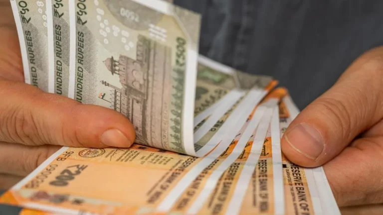 Indian Rupee Shows Resilience Amid 20% Oil Price Surge, RBI Measures Limit Decline